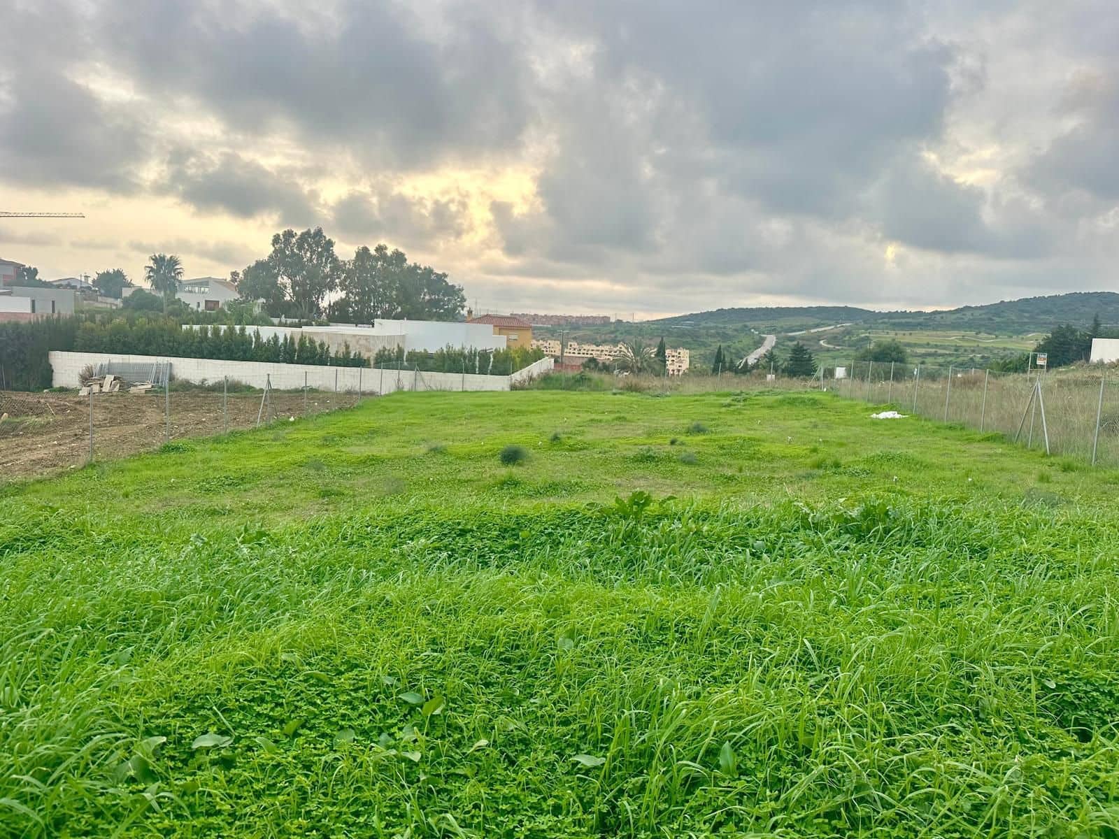 Building Plot for sale in Estepona - € 449,000 (Ref: 9851408)