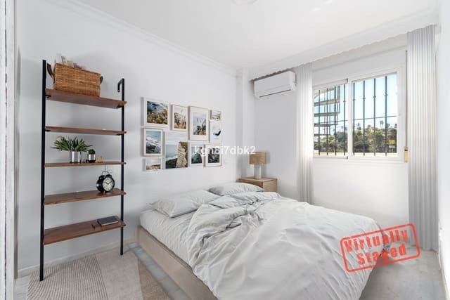 2 soveværelse Penthouse til salg i Benalmadena Costa, Benalmádena - € 349.000 (Ref: 9851413)