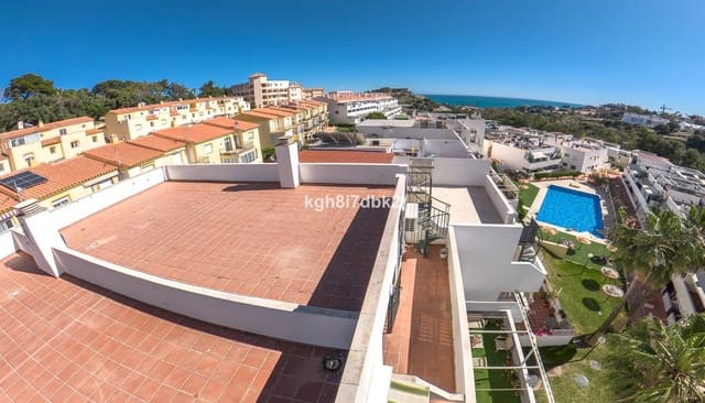 2 soveværelse Penthouse til salg i Benalmadena Costa, Benalmádena - € 349.000 (Ref: 9851413)
