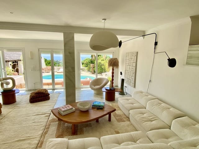 4 soveværelse Villa til salg i El Padrón, Estepona - € 1.595.000 (Ref: 9851415)