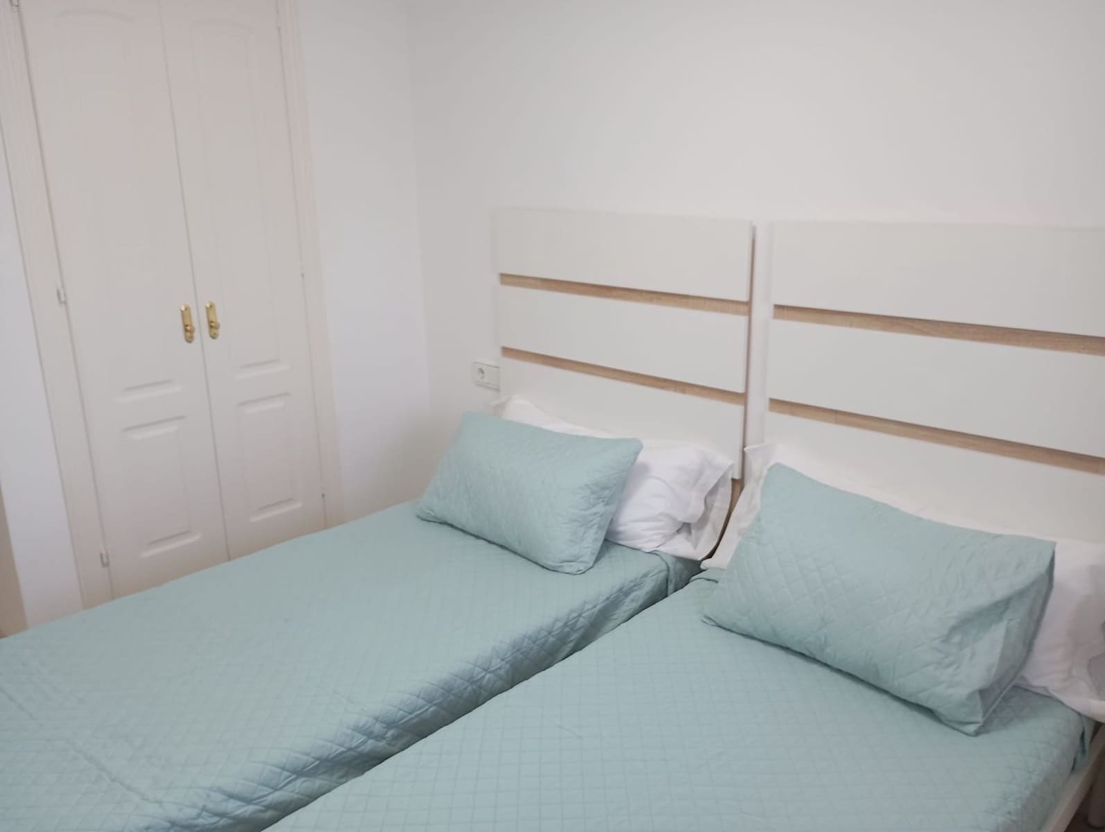 2 chambre Appartement à vendre à La Duquesa / Puerto de la Duquesa - 367 500 € (Ref: 9851429)