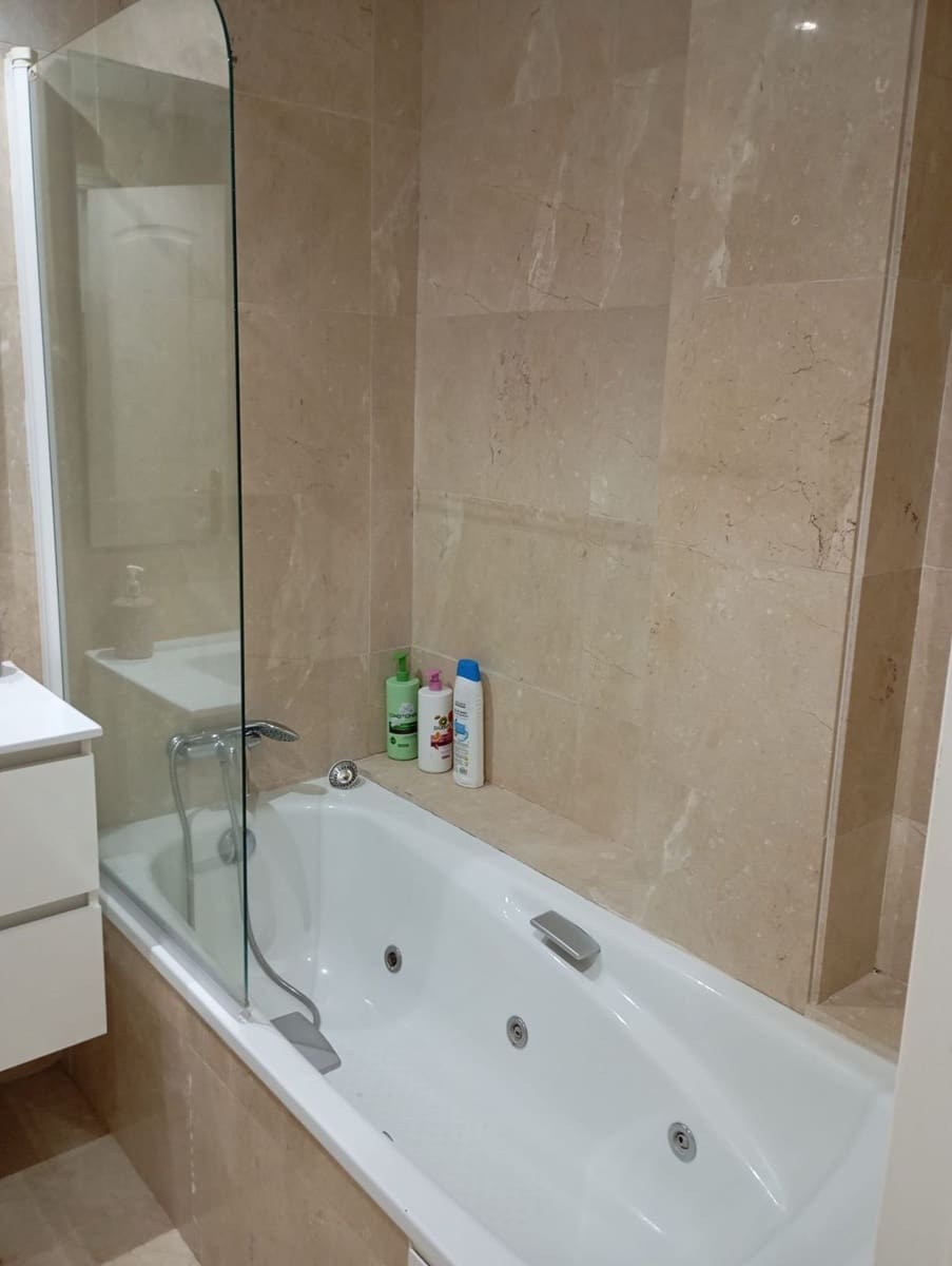 2 chambre Appartement à vendre à La Duquesa / Puerto de la Duquesa - 367 500 € (Ref: 9851429)