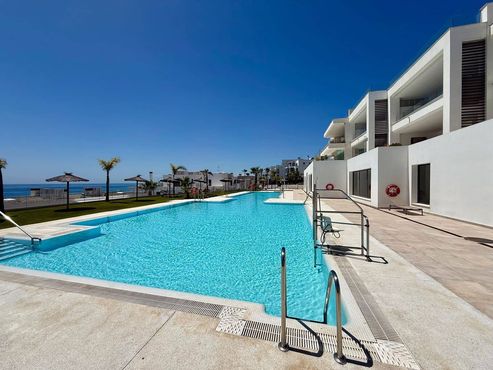 2 chambre Appartement à vendre à La Alcaidesa - 725 000 € (Ref: 9851432)