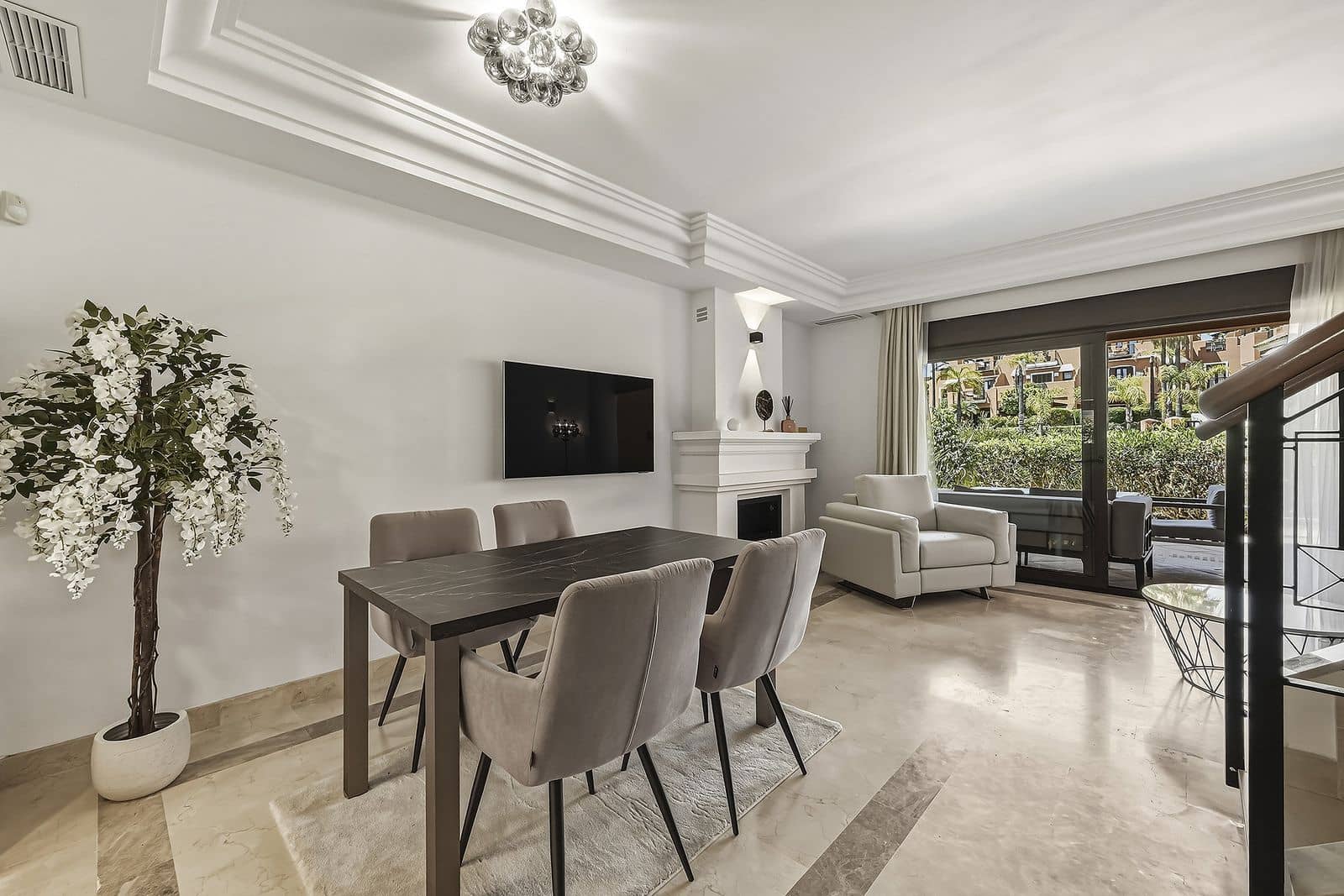 2 bedroom Townhouse for sale in Bahia de Marbella - € 890,000 (Ref: 9851437)