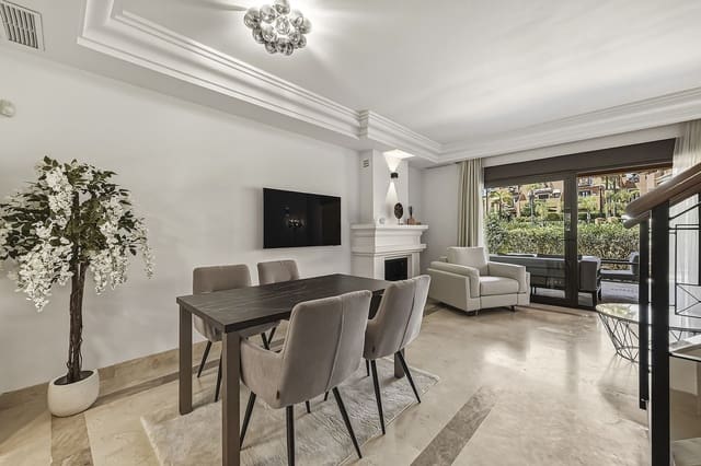 2 bedroom Townhouse for sale in Bahía de Marbella, Marbella - € 890,000 (Ref: 9851437)
