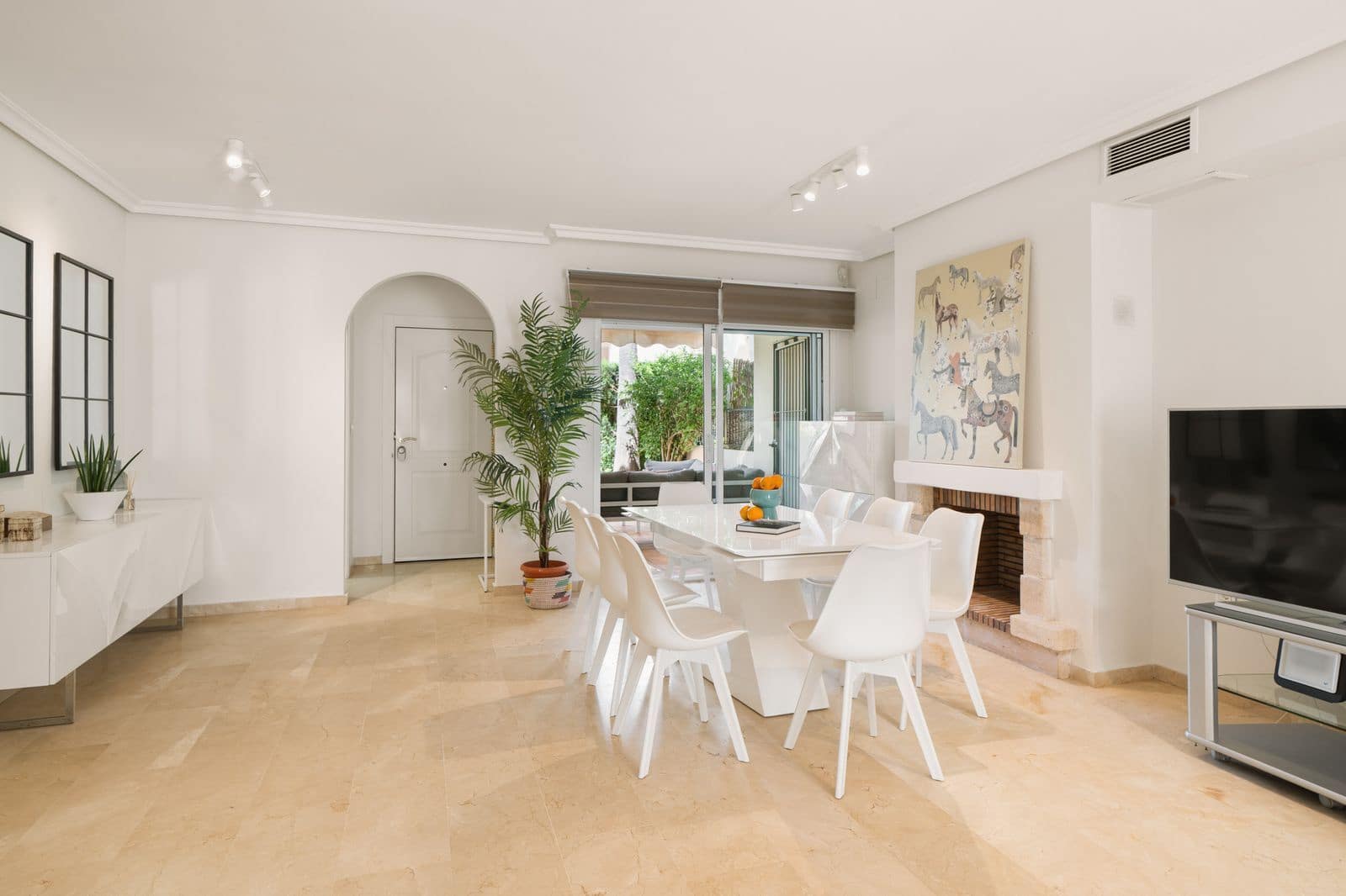 4 sovrum Hus till salu i Costabella - 1 150 000 € (Ref: 9851441)