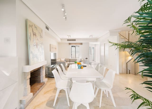 4 soveværelse Byhus til salg i Costabella, Marbella - € 1.150.000 (Ref: 9851441)