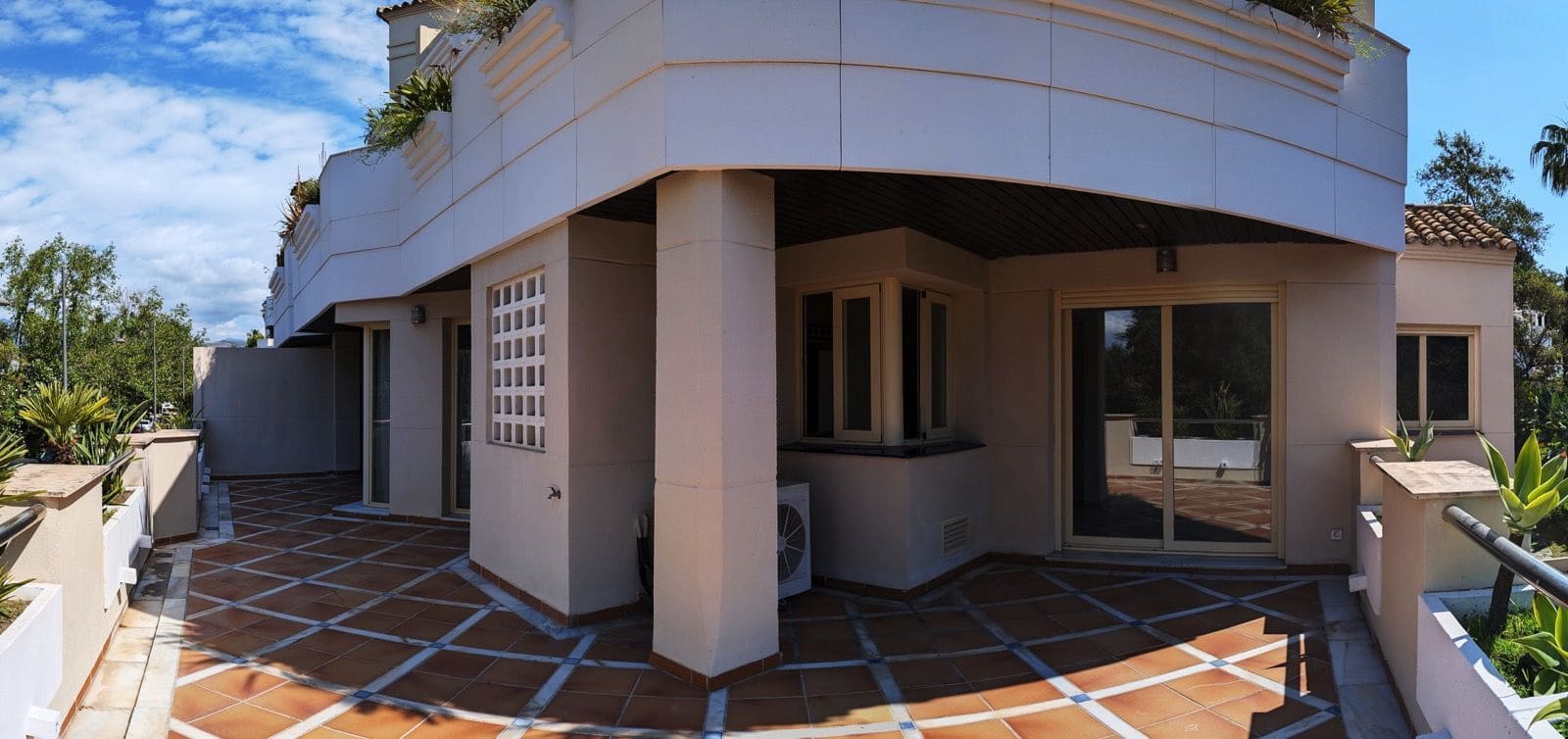 2 camera da letto Appartamento in vendita in Aloha Golf - 689.000 € (Rif: 9851442)