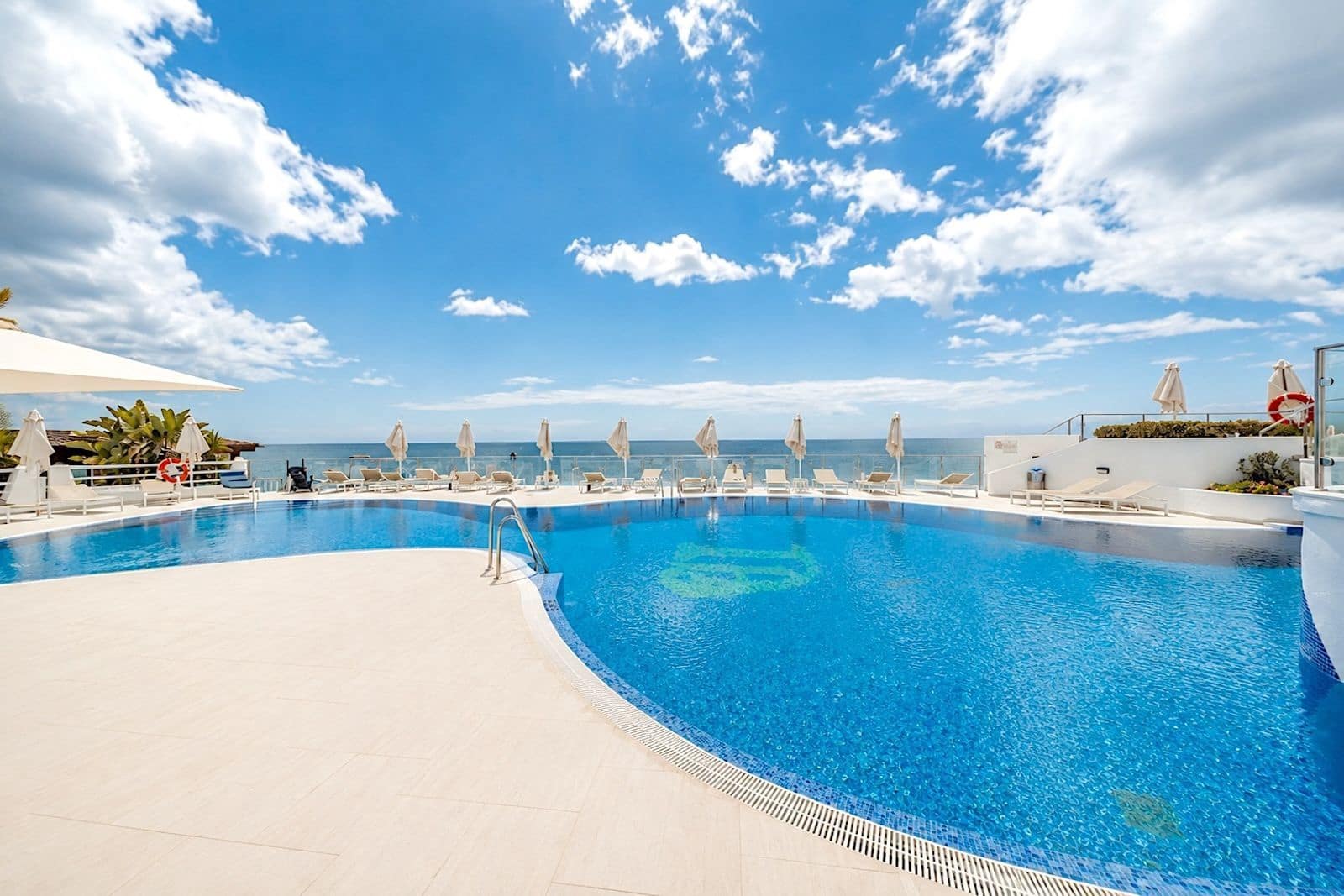 2 bedroom Apartment for sale in New Golden Mile - € 1,750,000 (Ref: 9851445)