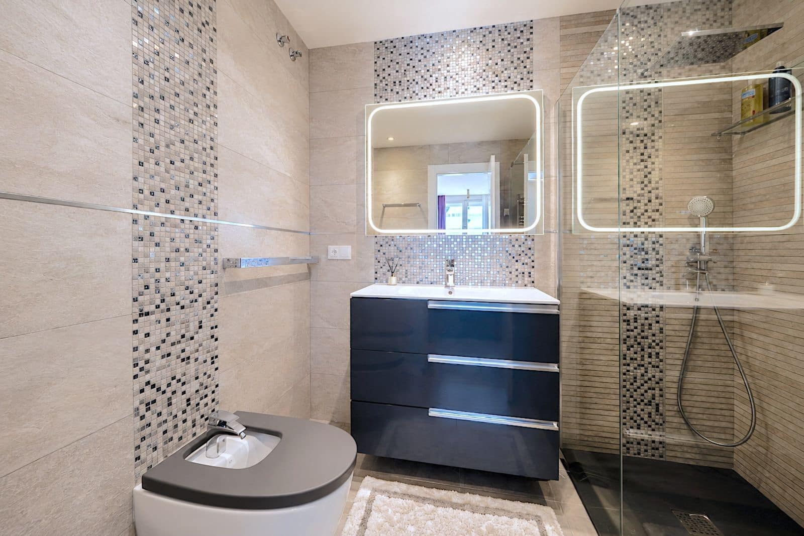 2 bedroom Apartment for sale in New Golden Mile - € 1,750,000 (Ref: 9851445)