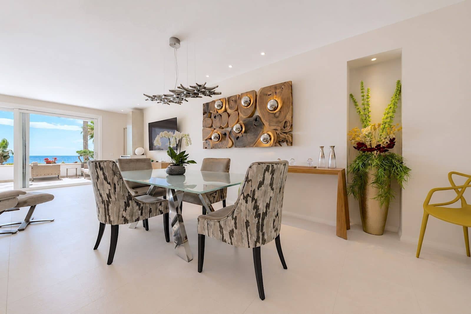2 bedroom Apartment for sale in New Golden Mile - € 1,750,000 (Ref: 9851445)