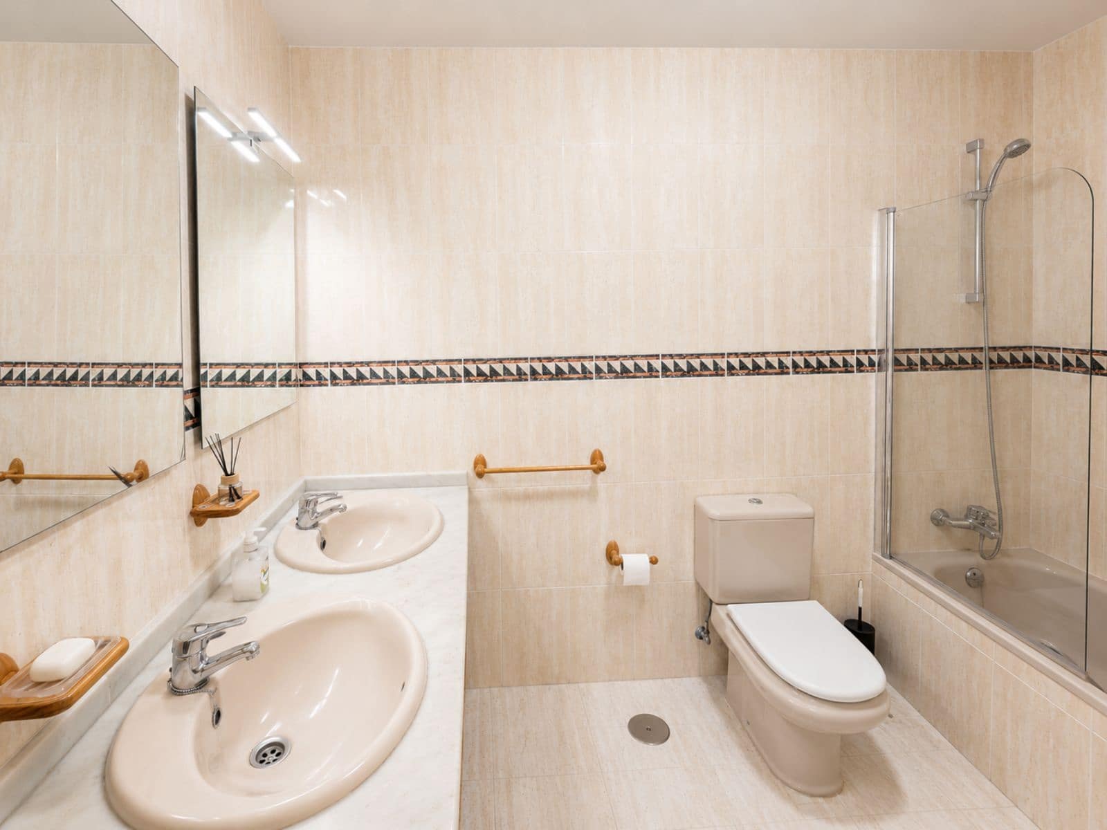2 bedroom Apartment for sale in Calahonda - € 290,000 (Ref: 9851452)