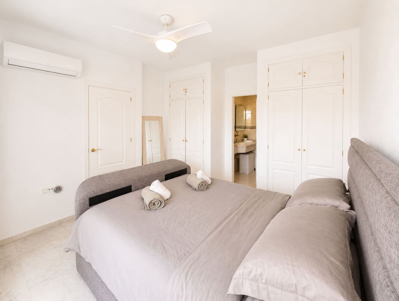 2 bedroom Apartment for sale in Calahonda - € 290,000 (Ref: 9851452)