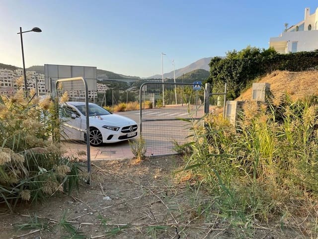 Building Plot for sale in Estepona - € 330,000 (Ref: 9851453)