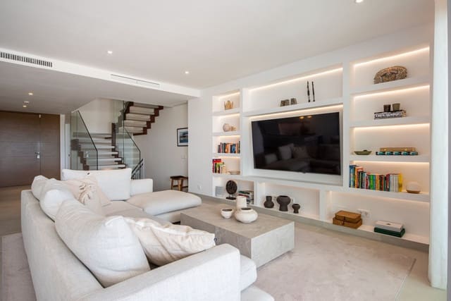 4 soveværelse Semi-Rækkehus til salg i San Pedro de Alcantara, Marbella - € 1.395.000 (Ref: 9851456)