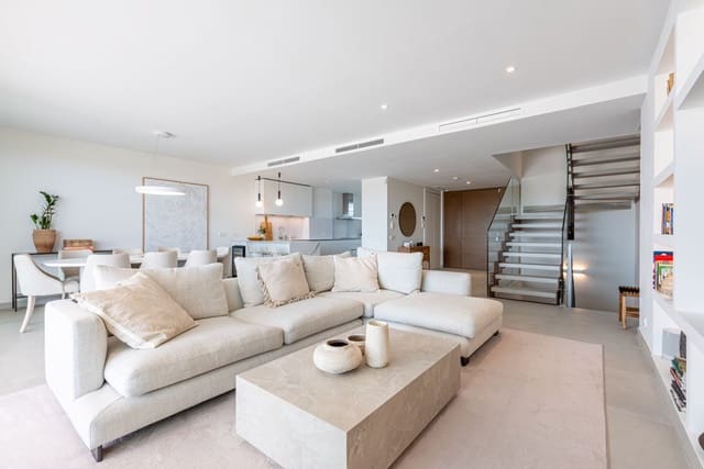 4 soveværelse Semi-Rækkehus til salg i San Pedro de Alcantara, Marbella - € 1.395.000 (Ref: 9851456)