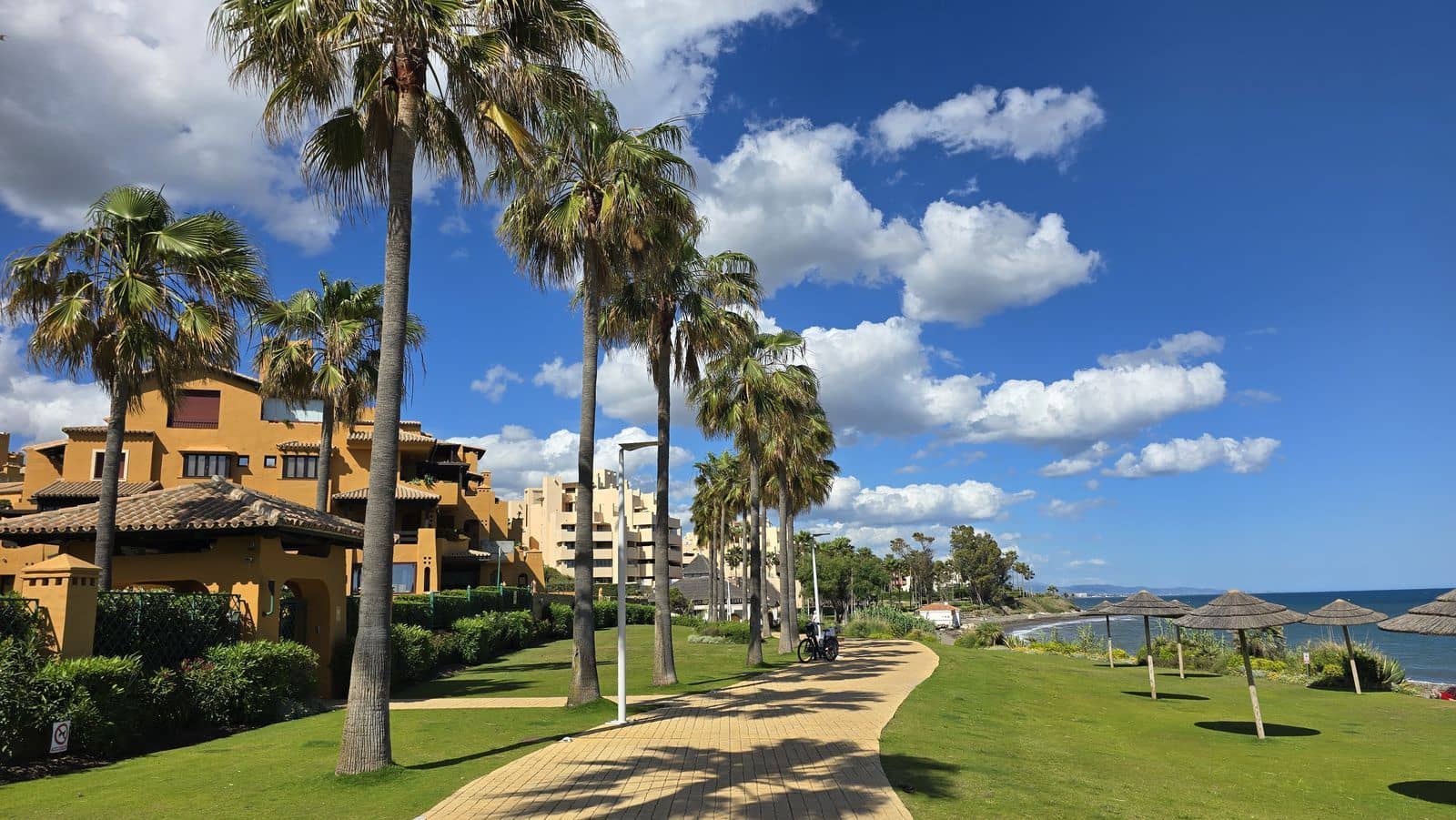 3 bedroom Apartment for sale in New Golden Mile - € 2,350,000 (Ref: 9851462)