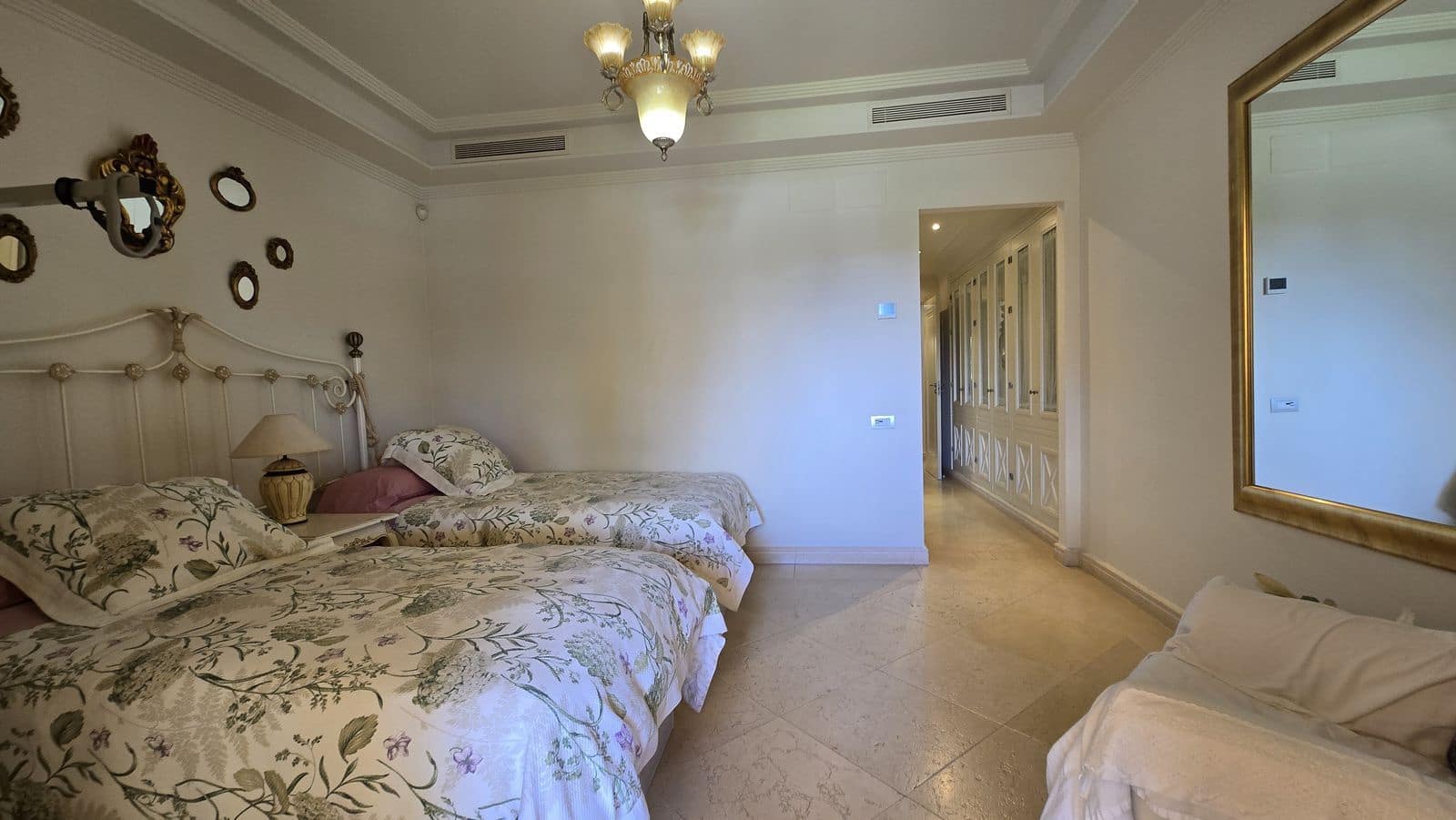 3 bedroom Apartment for sale in New Golden Mile - € 2,350,000 (Ref: 9851462)