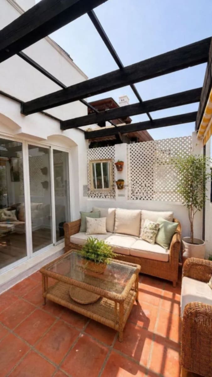 2 bedroom Apartment for sale in El Paraiso - € 470,000 (Ref: 9851467)