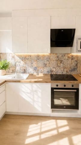 2 bedroom Apartment for sale in El Paraiso, Estepona - € 470,000 (Ref: 9851467)