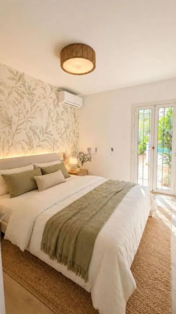 2 bedroom Apartment for sale in El Paraiso - € 470,000 (Ref: 9851467)