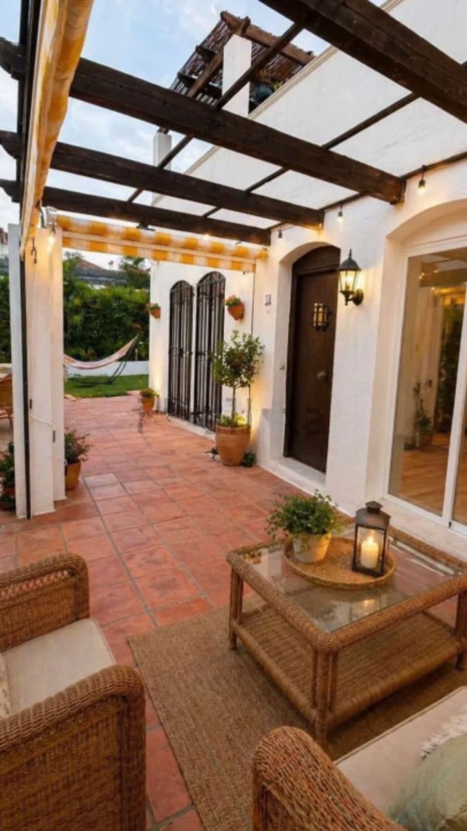 2 bedroom Apartment for sale in El Paraiso - € 470,000 (Ref: 9851467)