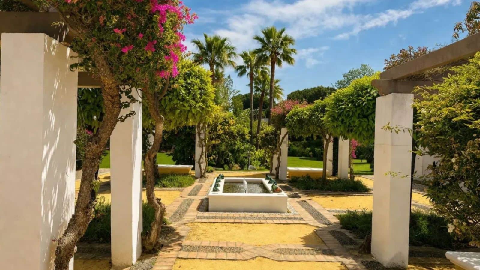 2 bedroom Apartment for sale in El Paraiso - € 470,000 (Ref: 9851467)