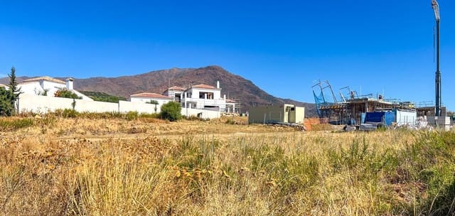 Building Plot for sale in Estepona - € 495,000 (Ref: 9851470)