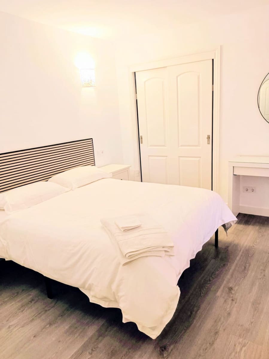 3 bedroom Apartment for sale in Calahonda - € 465,000 (Ref: 9851473)