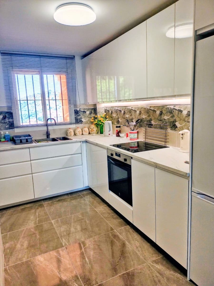 3 bedroom Apartment for sale in Calahonda - € 465,000 (Ref: 9851473)