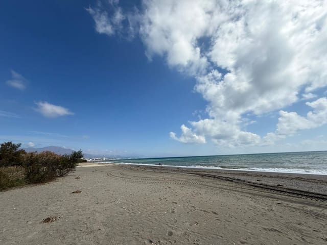 4 soverom Villa til salgs i Manilva - € 449 000 (Ref: 9851483)