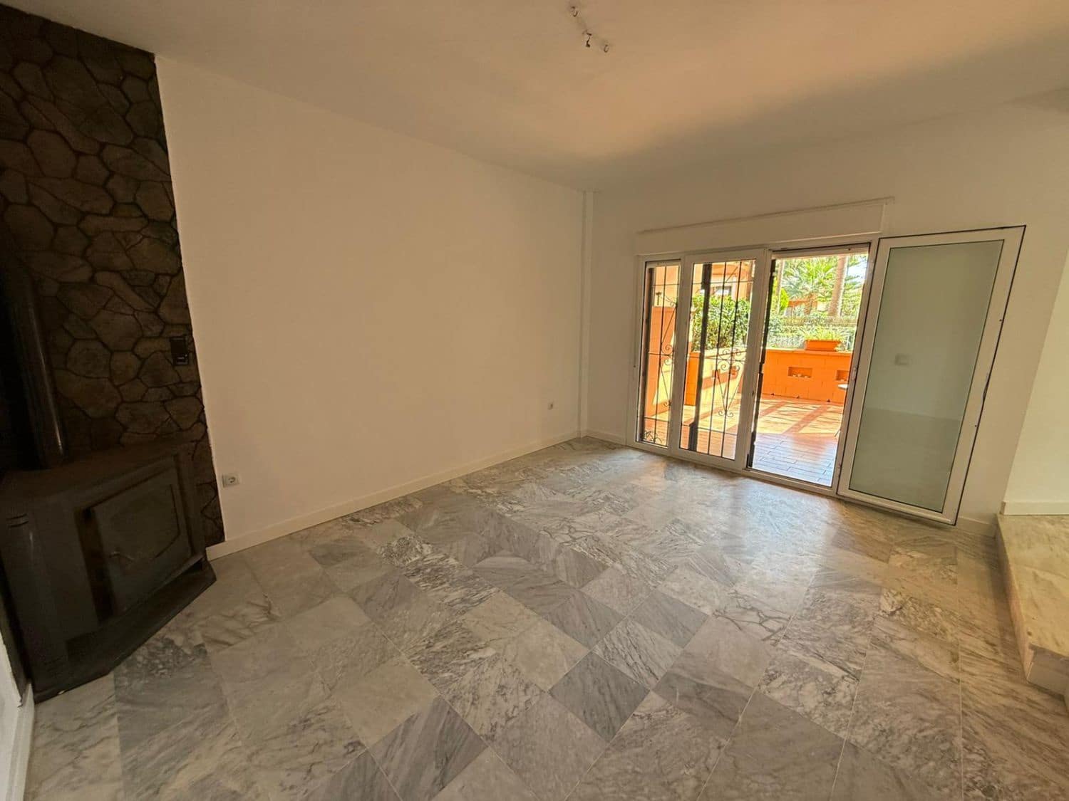 4 soverom Villa til salgs i Manilva - € 449 000 (Ref: 9851483)