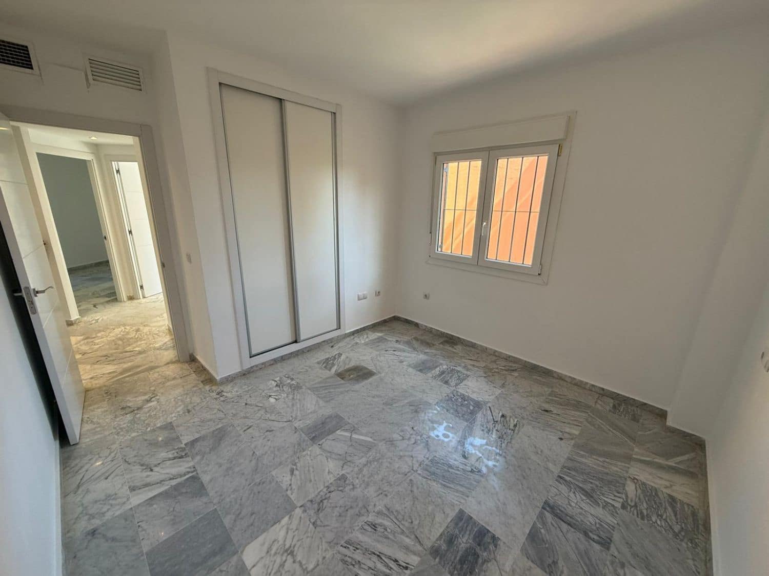4 soverom Villa til salgs i Manilva - € 449 000 (Ref: 9851483)