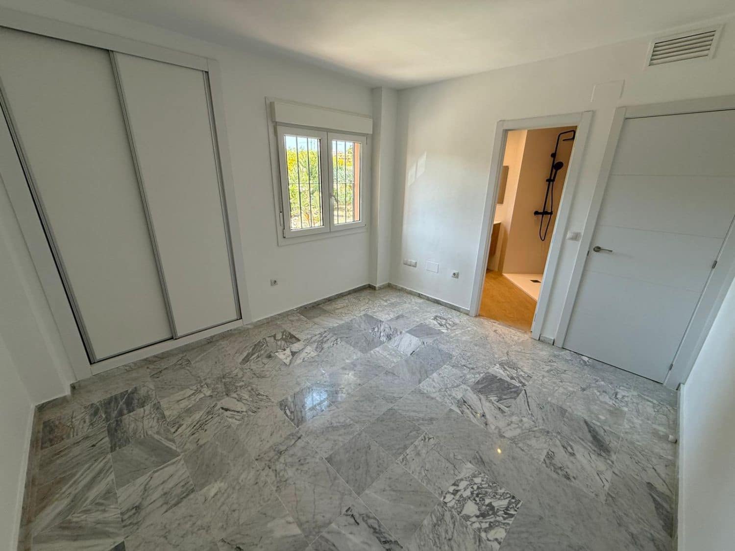 4 soverom Villa til salgs i Manilva - € 449 000 (Ref: 9851483)