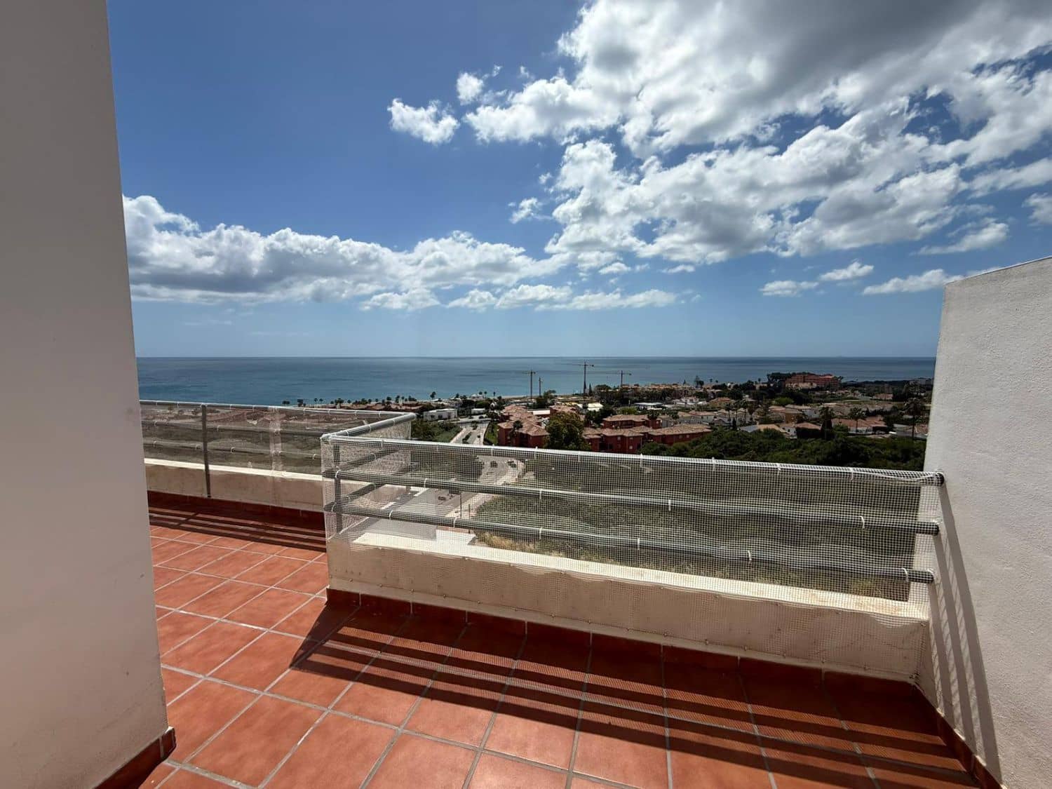 3 soveværelse Penthouse til salg i Manilva - € 449.000 (Ref: 9851486)