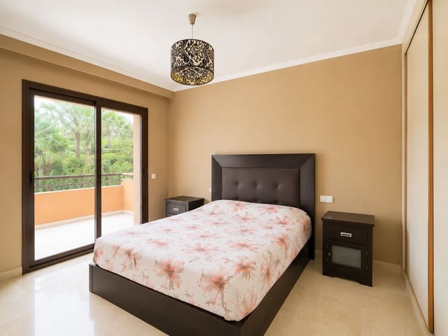 2 chambre Appartement à vendre à Buenas Noches, Estepona - 430 000 € (Ref: 9851487)
