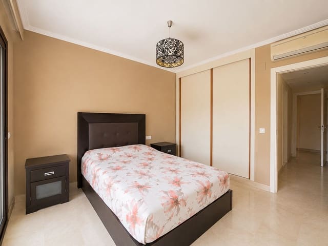 2 chambre Appartement à vendre à Buenas Noches, Estepona - 430 000 € (Ref: 9851487)