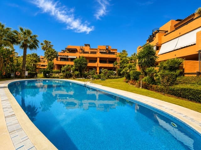 2 chambre Appartement à vendre à Buenas Noches, Estepona - 430 000 € (Ref: 9851487)