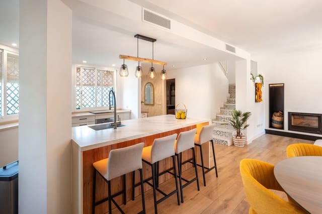 4 soverom Hus til salgs i Nueva Andalucia, Marbella - € 675 000 (Ref: 9851494)