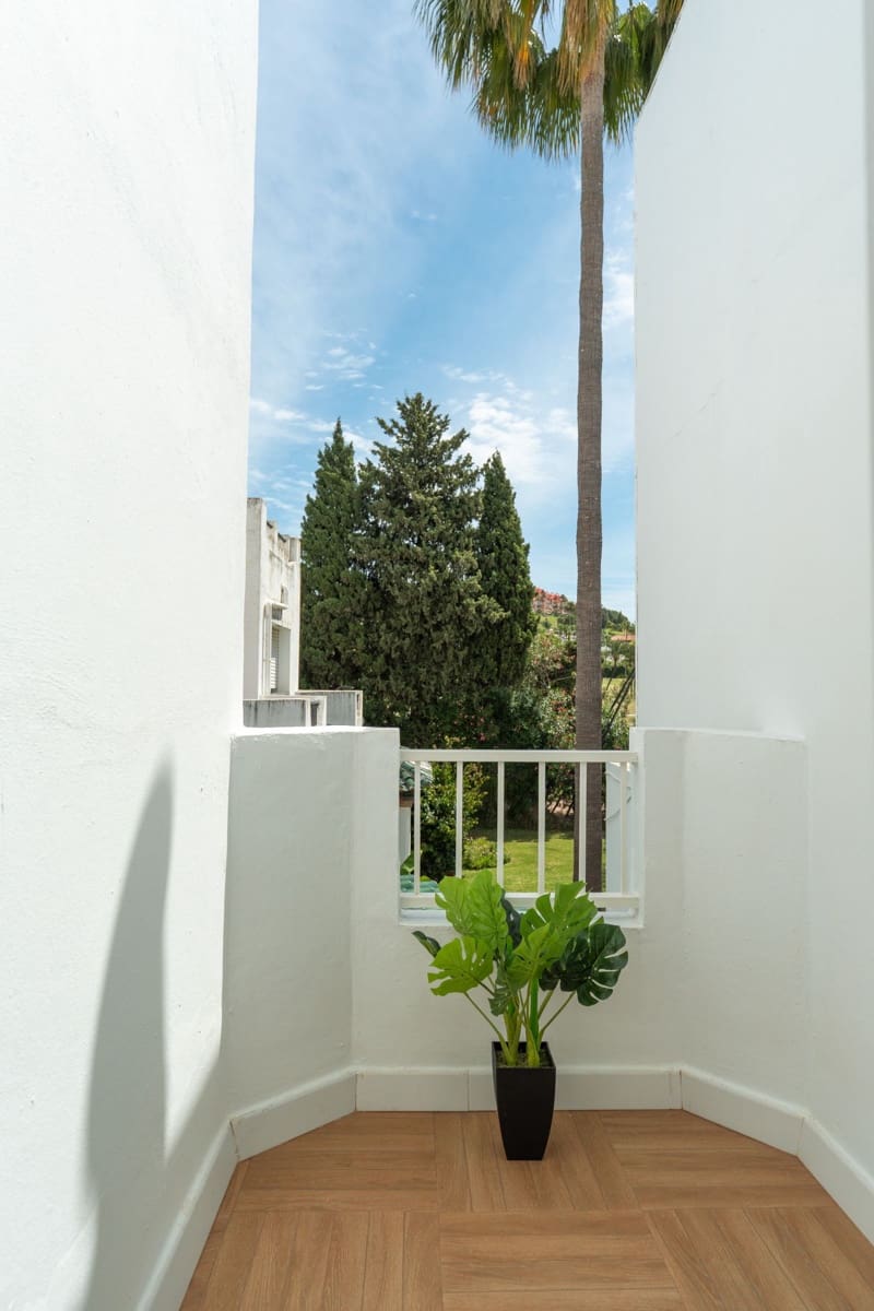 4 soverom Hus til salgs i Nueva Andalucia - € 675 000 (Ref: 9851494)