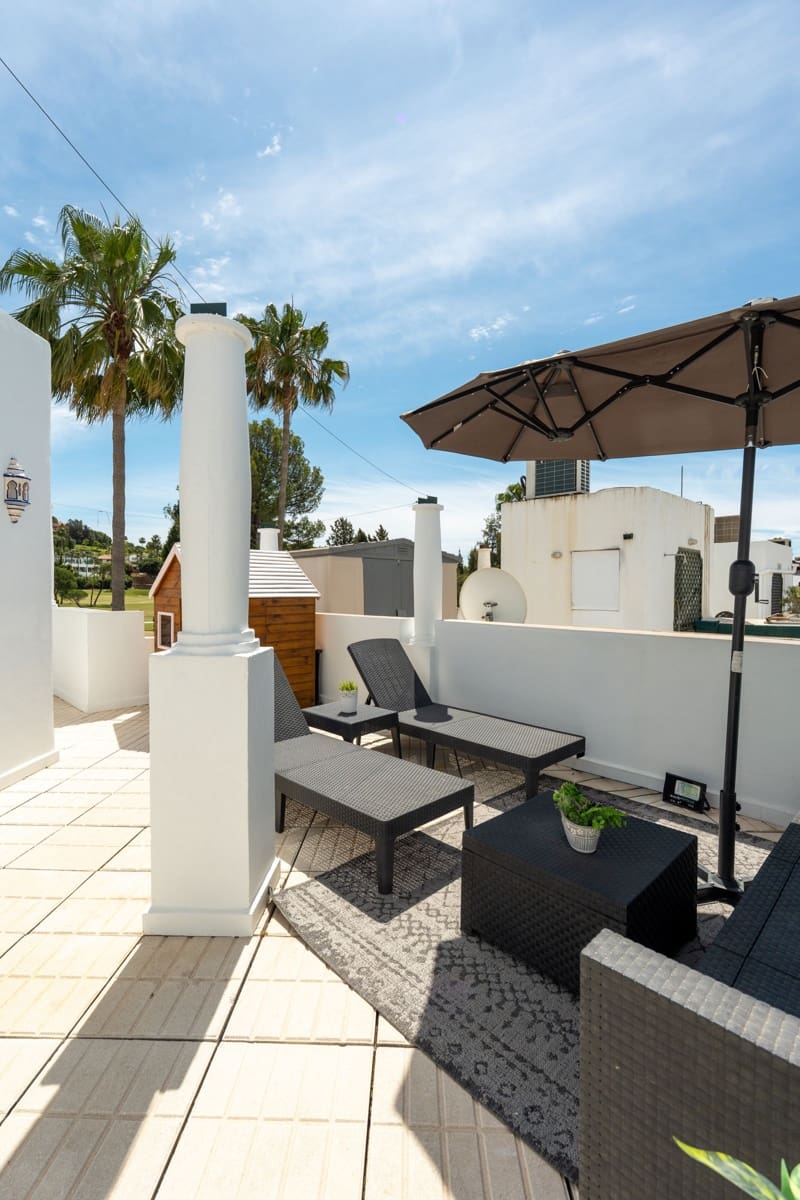 4 soverom Hus til salgs i Nueva Andalucia - € 675 000 (Ref: 9851494)