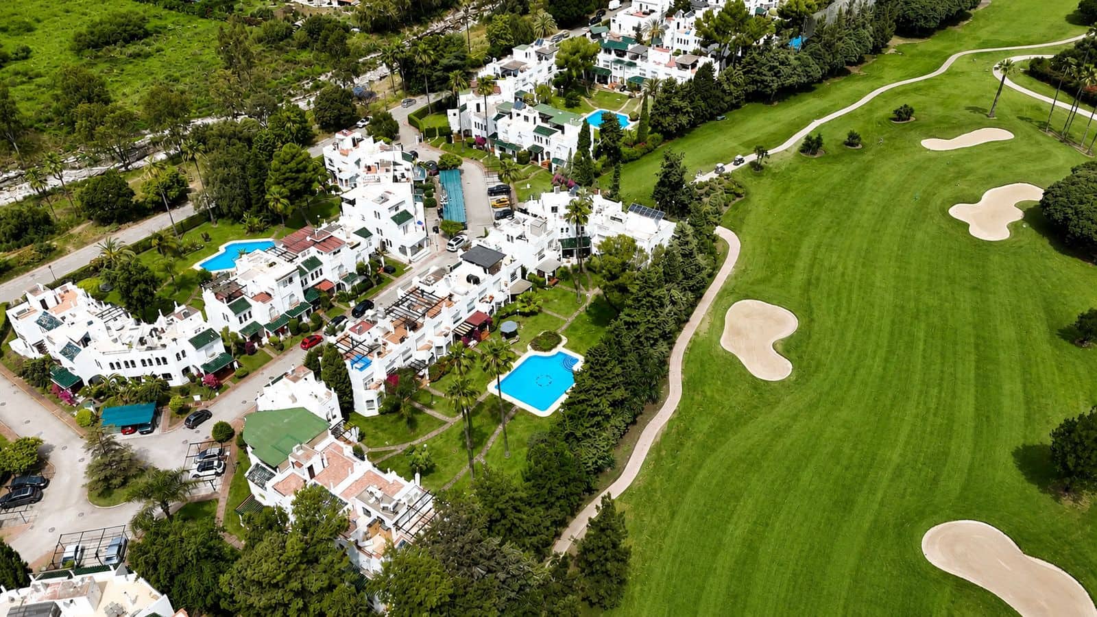 4 soverom Hus til salgs i Nueva Andalucia - € 675 000 (Ref: 9851494)