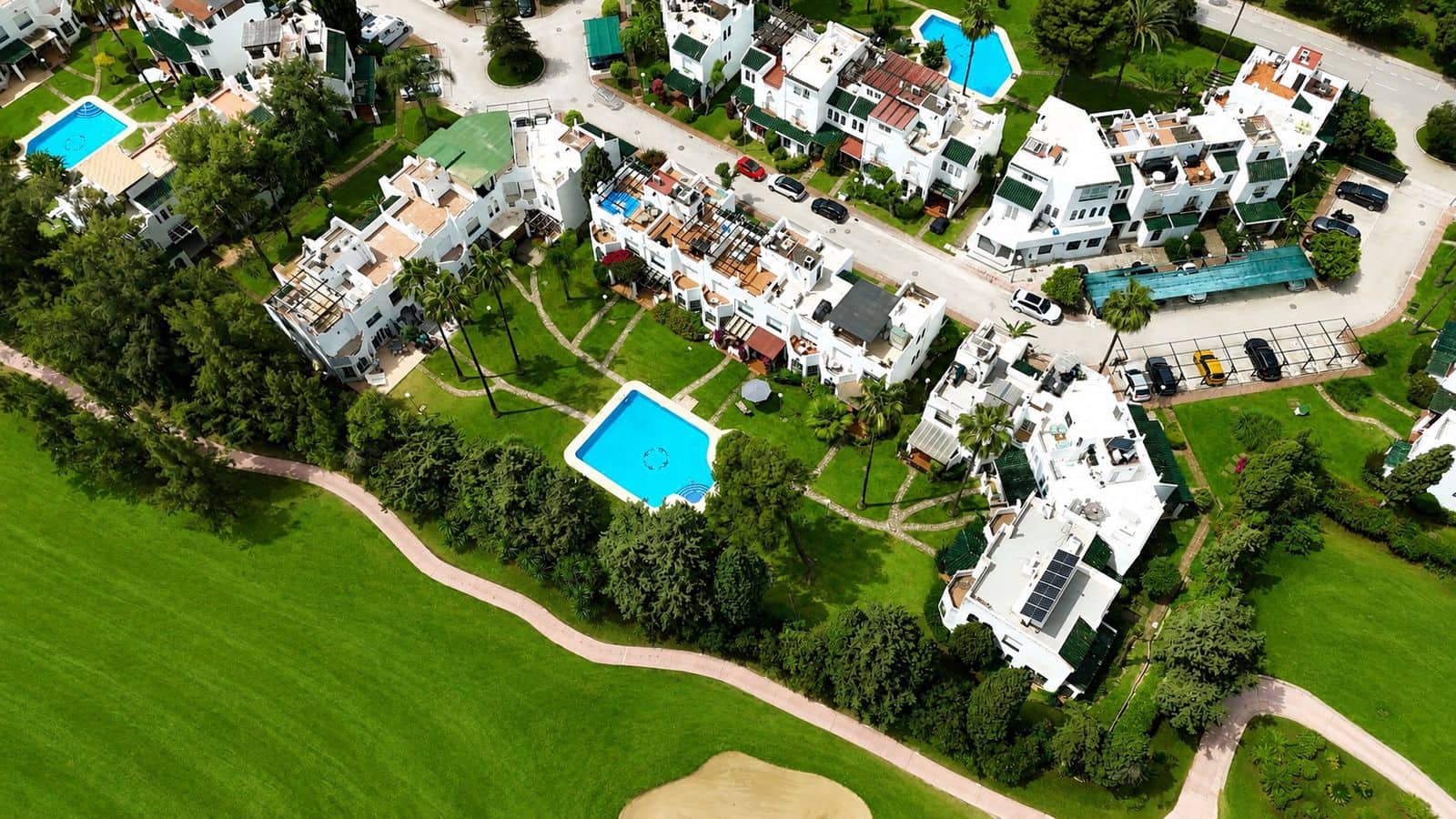 4 soverom Hus til salgs i Nueva Andalucia - € 675 000 (Ref: 9851494)