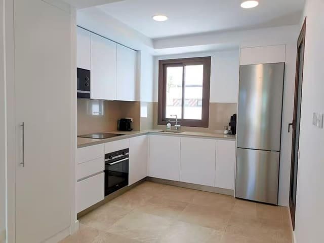 3 soverom Penthouse til salgs i Estepona - € 779 000 (Ref: 9851505)