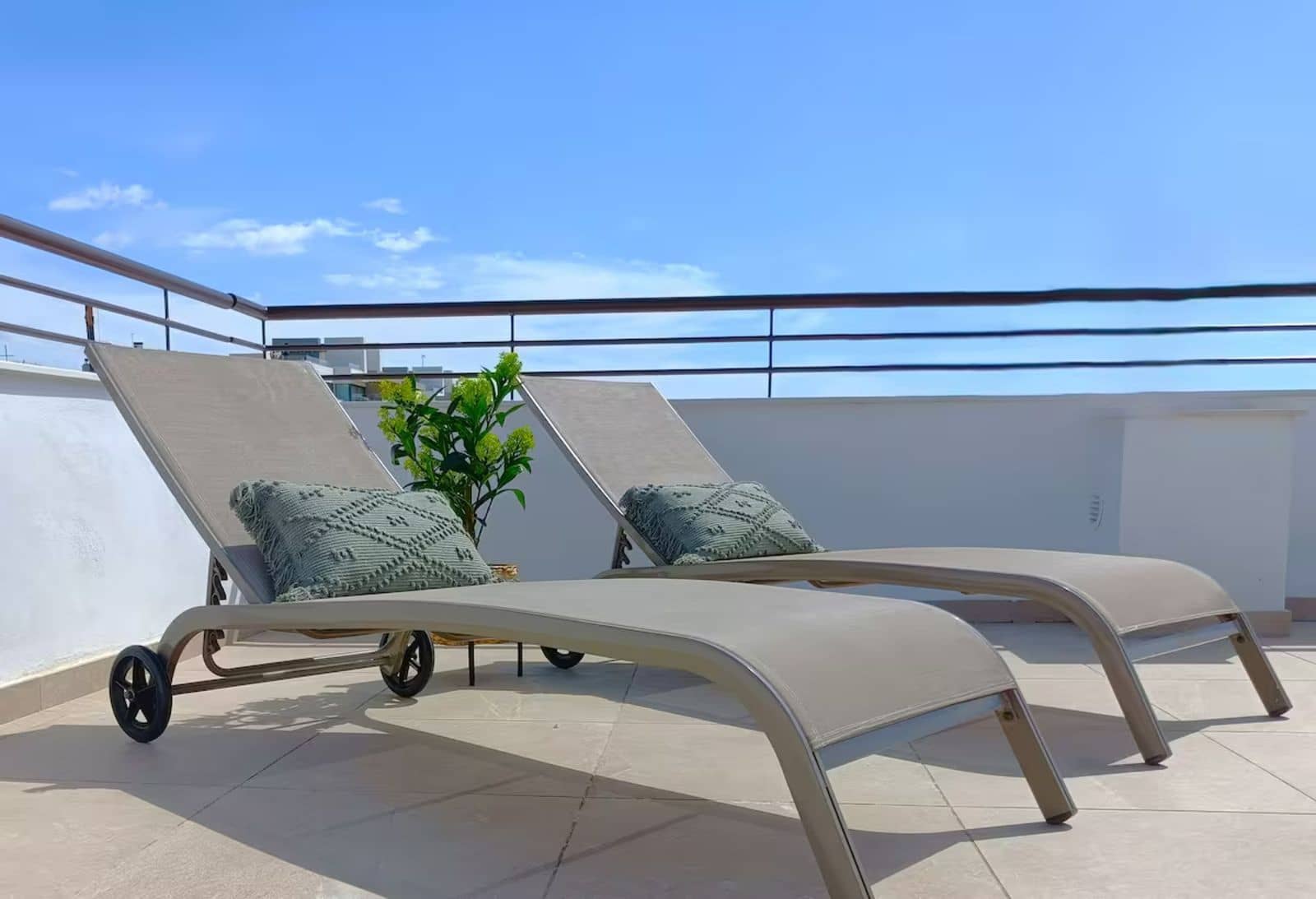3 soverom Penthouse til salgs i Estepona - € 779 000 (Ref: 9851505)