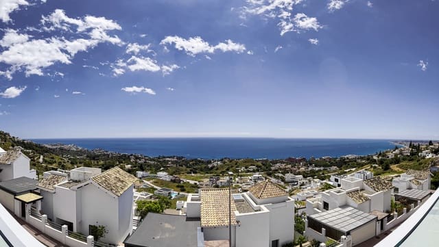 3 soveværelse Penthouse til salg i Benalmádena - € 1.135.000 (Ref: 9851510)