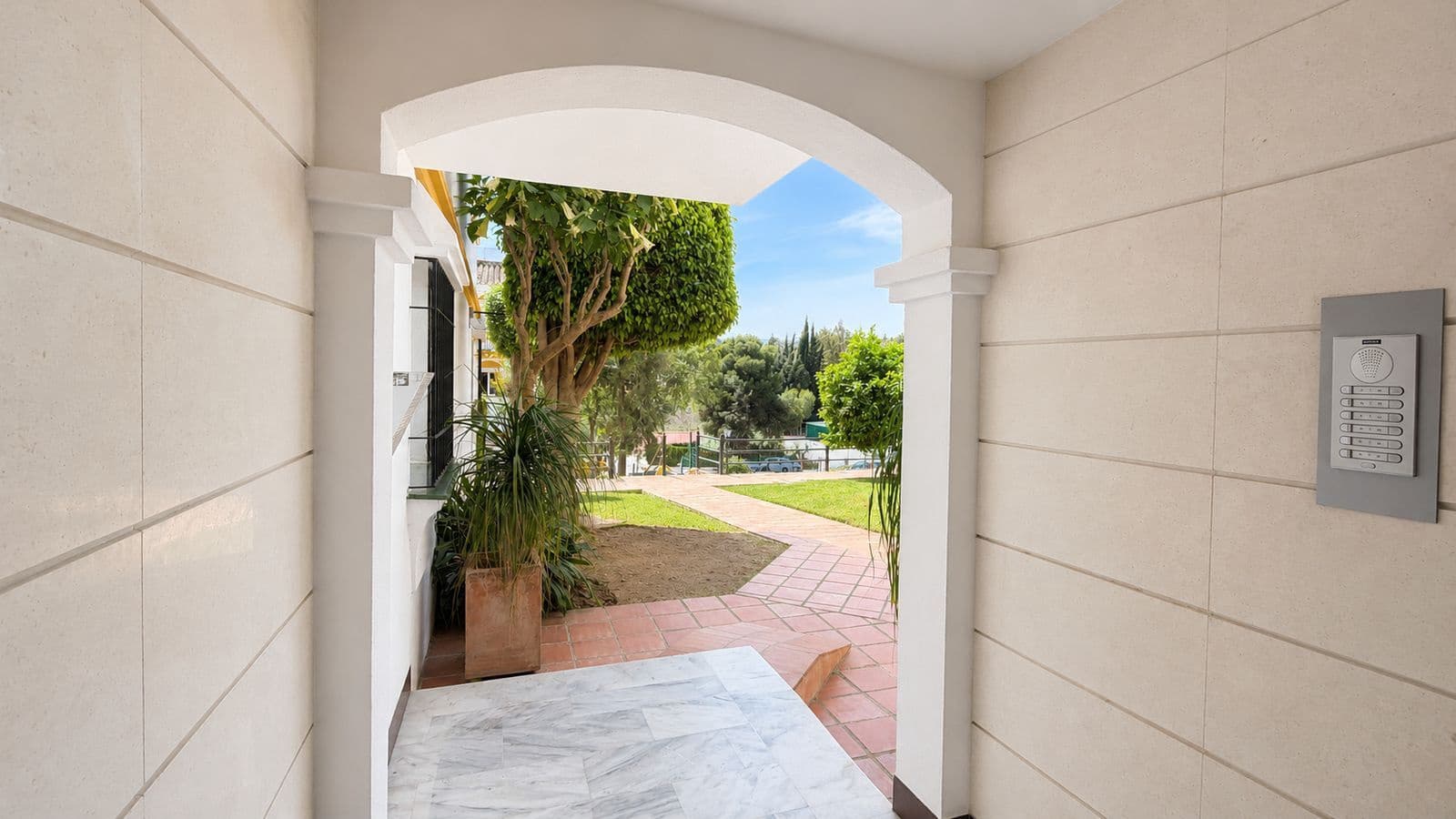 2 soverom Leilighet til salgs i Atalaya-Isdabe - € 395 000 (Ref: 9864792)