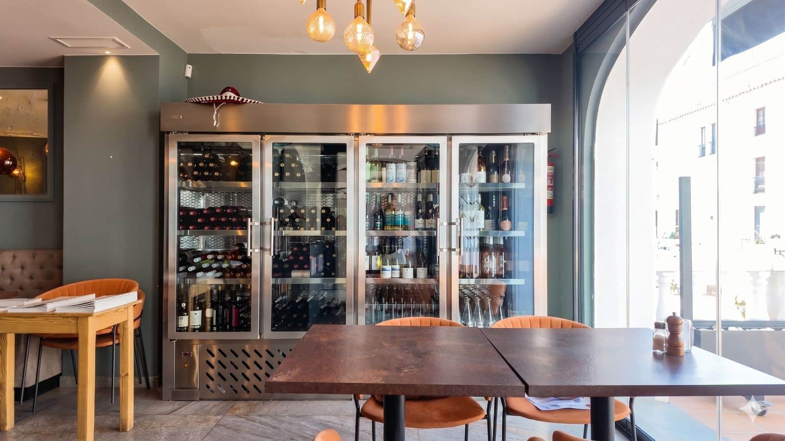 Restaurant/Bar til salgs i La Duquesa / Puerto de la Duquesa - € 795 000 (Ref: 9864793)