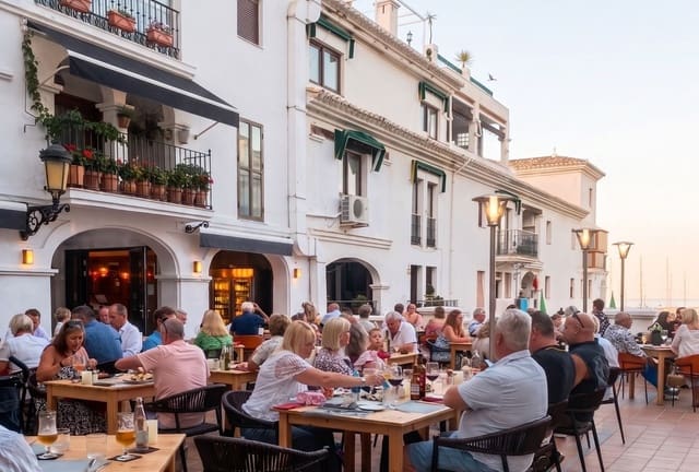 Ravintola/baari myytävänä paikassa La Duquesa / Puerto de la Duquesa, Manilva - 795 000 € (Ref: 9864793)