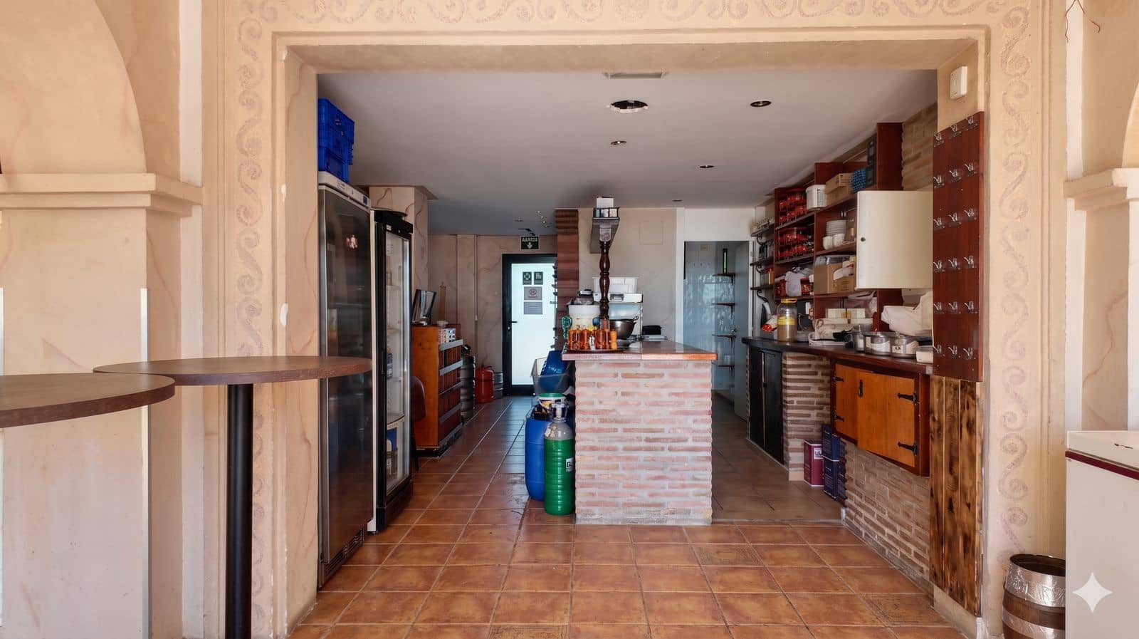 Restaurant/Bar til salgs i La Duquesa / Puerto de la Duquesa - € 795 000 (Ref: 9864793)
